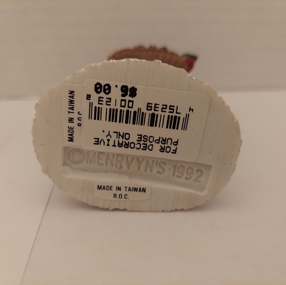 Mervyn's Village Square 1992 Woman With Basket Figurine - Picture 5 of 7